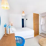 Dimitra Boutique Couette-café