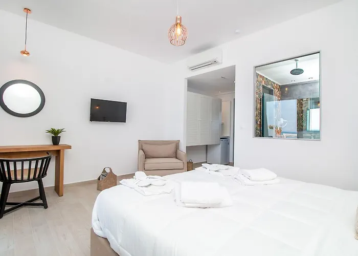 Dimitra Boutique Bed & Breakfast 4*